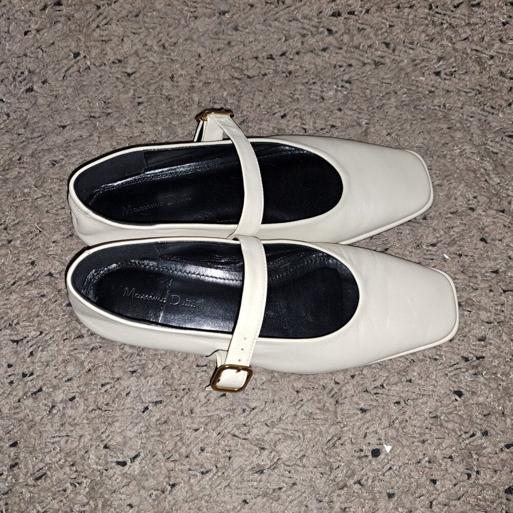 Massimo Dutti Cream Mary Jane Flats with Gold Buckle - Picture 7 of 8